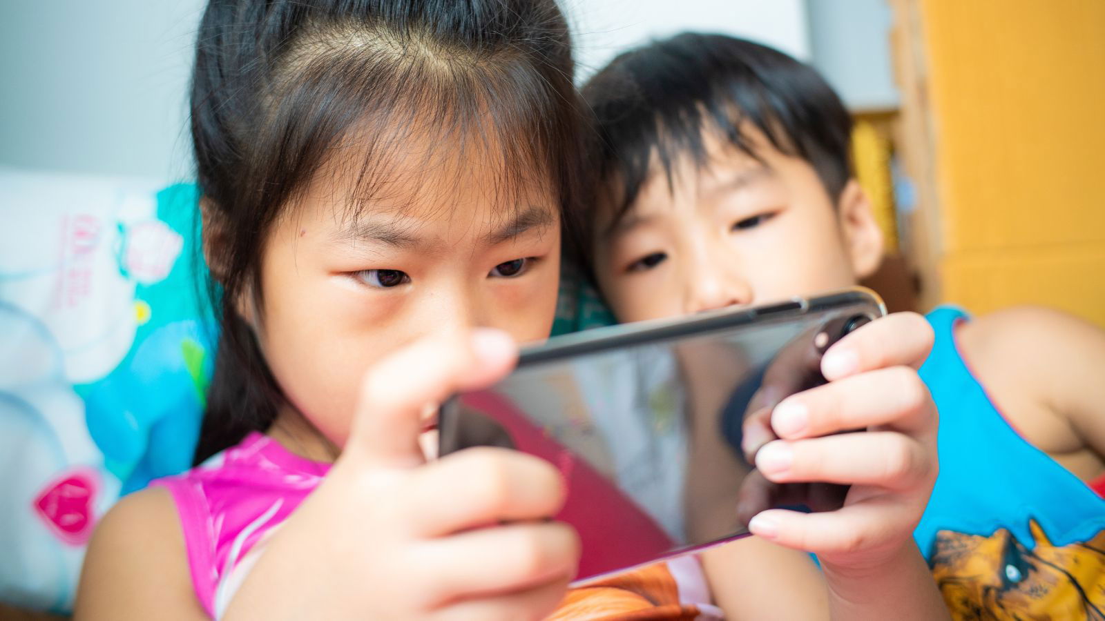 Fahmi Fadzil gets support in move to prevent kids from owning social media accounts