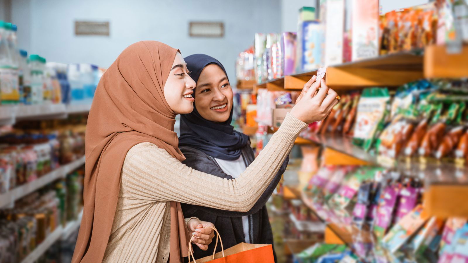 What are Muslims in SEA spending on for Ramadan?